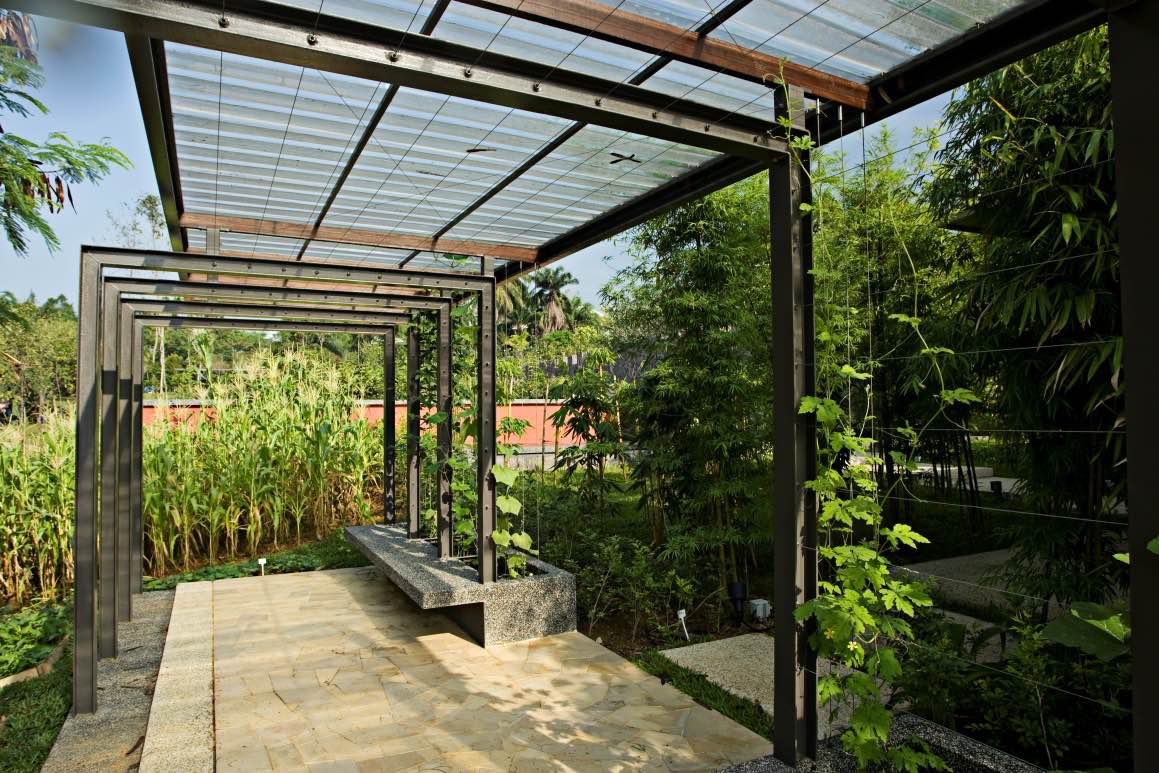 Seri Perdana, Herb Garden